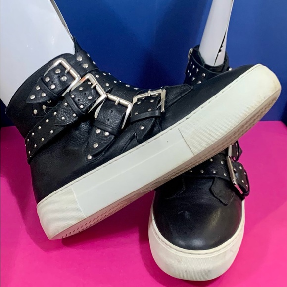 J/SLIDES Authentic studded boots - size 7 🦋 - Picture 6 of 9